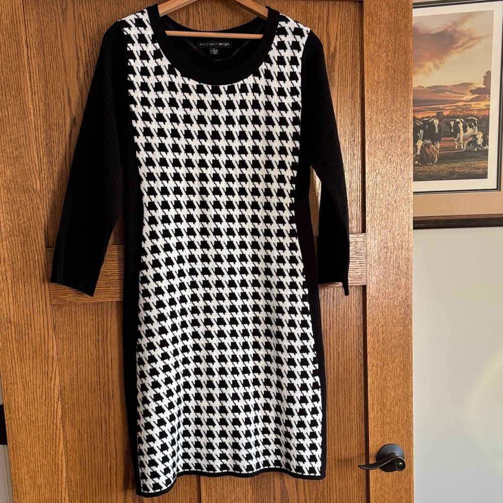 Madison Leigh Black and White Long Sleeve Dress